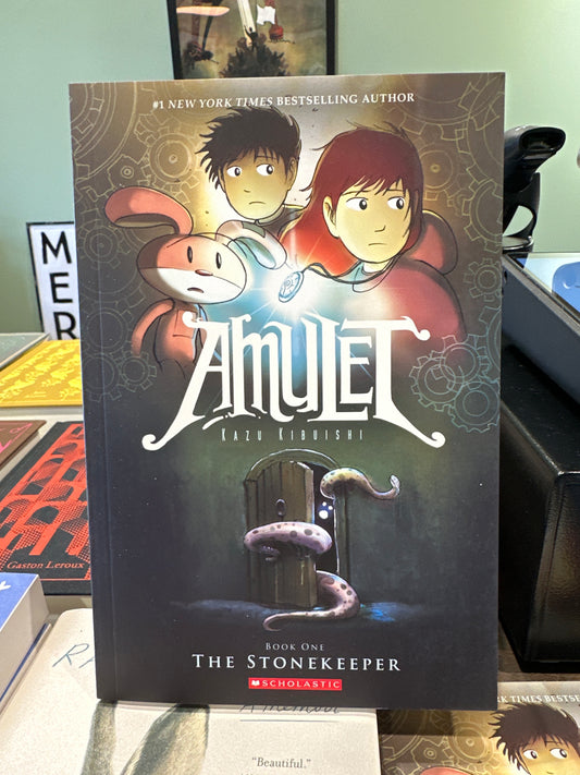 The Stonekeeper: A Graphic Novel (Amulet #1): Volume 1